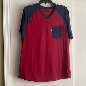 Men’s large Levi’s tshirt